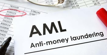 Monitoreo AML contra el lavado de dinero