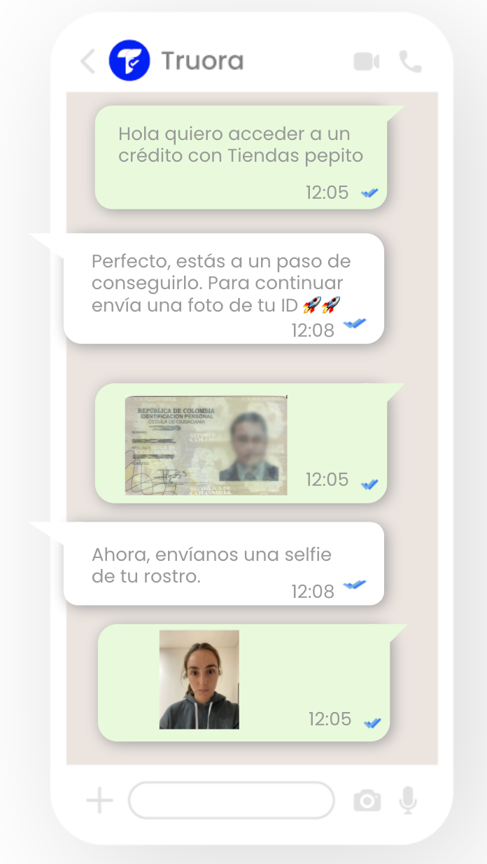 Imagen de una conversación de WhatsApp desde la plataforma Truconnect.  Aparece una conversación ficticia entre un interesado en solicitar un crédito y Truora validando su identidad. 